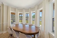 Sunset Estate 7 Bedrooms, Sleeps 18! + Game Room - 3-Star