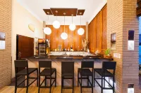 Garton's Cape - bar