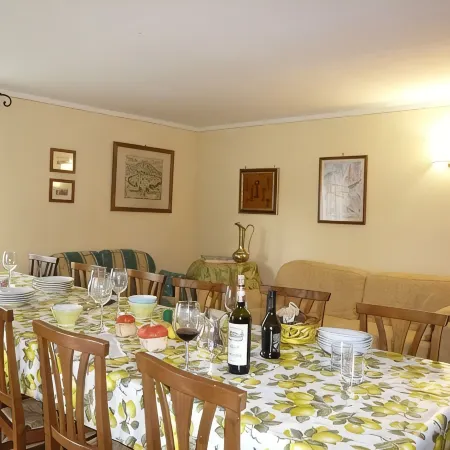 Independent Pretty Tuscan Home 8/14 Guest,Pool A.C WI.FI, Garden Family &Friends