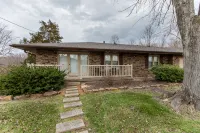 Lake Views & Access + Pool, Indoor/Outdoor Living, Family &  Pet Friendly - 3-Star