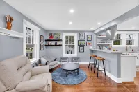 Newly renovated Cozy home with chef kitchen, pretty much fully stocked - Wi-Fi