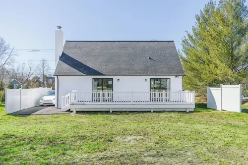 Tip Of The Town Fresh and New 3 Bedroom Nest - Bungalows