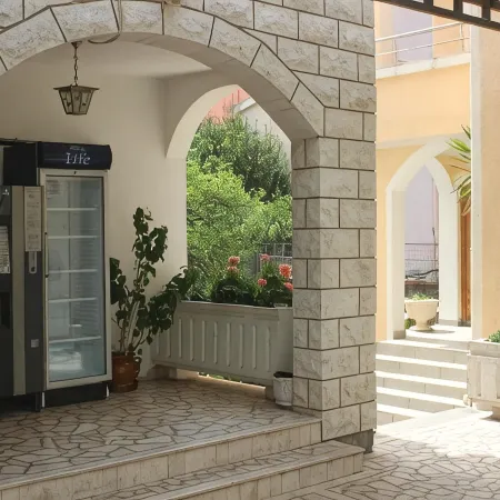 Nir Apartments Budva