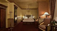 Myer's Hotel Berlin - Historic Hotels
