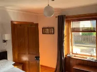 Charming fishermans cottage within minutes of beach and harbour Hoteles en Eyemouth
