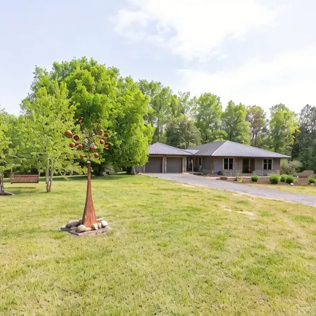 The Poet's House, Luxury and Solitude on 100 acres