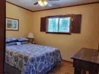 Cozy Fireside Cottage - White Goat - WiFi
