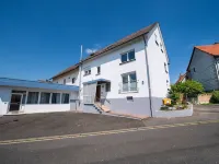 New accommodation directly adjacent to Kassel (up to 18 pers 包納塔爾住宿飯店
