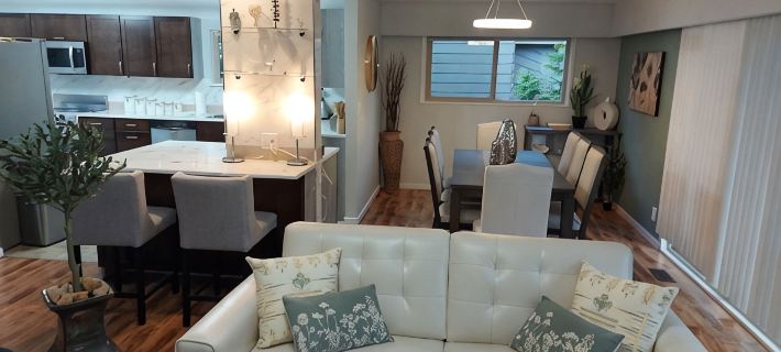 NorthVAN Nature Living Home, 5min to town, beach, suspension bridge, river ,hike Hotels in North Vancouver