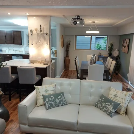 NorthVAN Nature Living Home, 5min to town, beach, suspension bridge, river ,hike