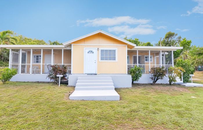 Ixora East - Beach access with great snorkeling spot