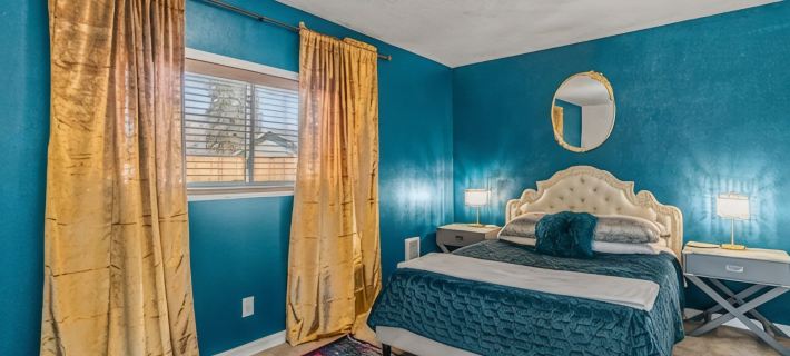 Spacious downtown pad - billiards/ping pong/sauna Отели в г. Редмонд