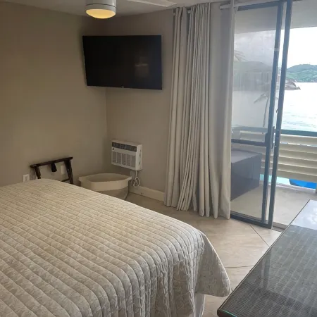 NEW LISTING- Ideal Oceanside Location and Recent Renovation / DREAM Combination!