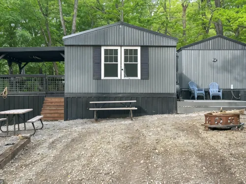 Kentucky Lake 3-bed Mobile Home Cabins - shared dock access WiFi, & Bald eagles!