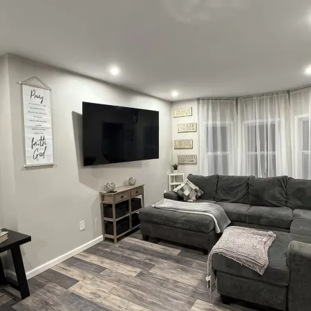 Charming 3-bedroom house with WiFi and AC in enjoyable Buffalo.