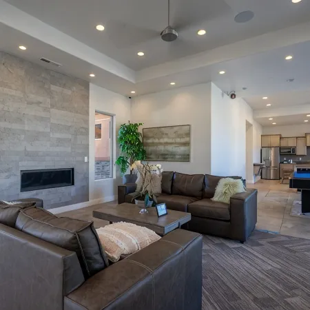 Zions Village, 7BDR 6BTH, Spacious Home, Beautiful Pool, near Zions Nat Park.