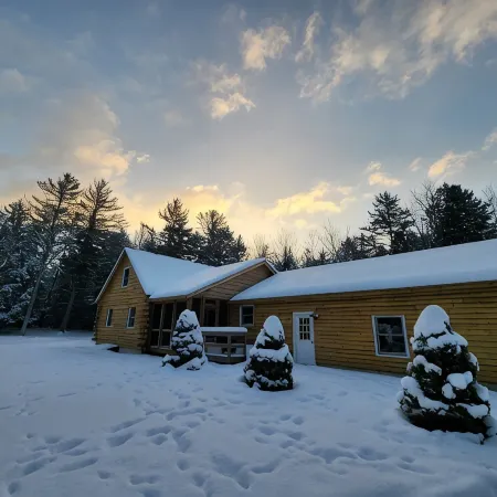 4b2b true Log retreat in the heart of the Whites