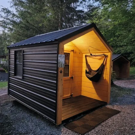 Roscoe Coop Clucking Crazy Hut