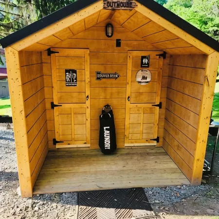 Roscoe Coop Clucking Crazy Hut