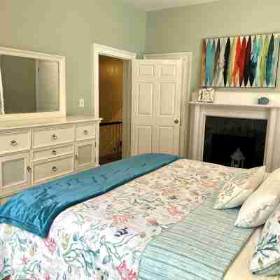 Downtown Blue Manor 1 Rooms