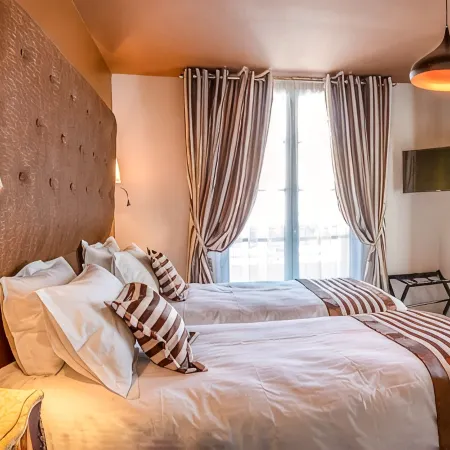 Brit Hotel Privilege Lisieux - la Villa des Arts