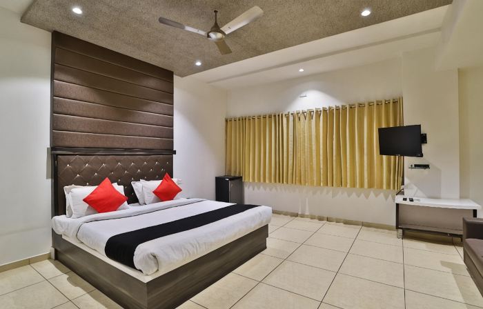 Dev Motel & Banquet