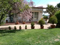 THE ANNEX. Tranquil  bungalow/gîte in hills above Begur with amazing views