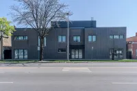 Modern Deluxe Studio Suite in lovely Oak Park! - Condos