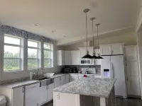 Lunker House By the Bay- Rural, Contemporary and Spacious-Moments from Downtown - Wifi