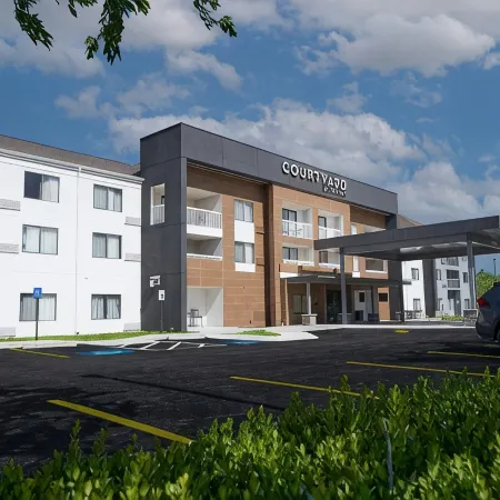 Courtyard Bentonville