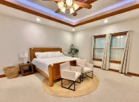 Luxury Old Man's Cave Home🌲Walking Distance to Hocking Hills Park with Hot Tub - 3つ星