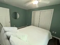 Charming Couple's Cottage close to Lake Michigan, Silver lake, and Stoney Lake - 4-Star
