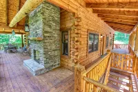 Whispering Trees Lodge , sleeps 10, 4 miles from Old Man's Cave - شاليه