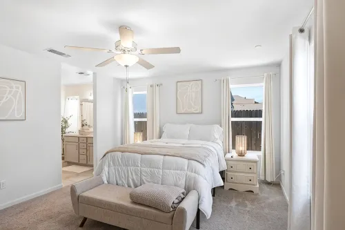 Serenity, a tranquil 4-bed, 3-bath home minutes away from UC Merced. - 3 ดาว
