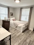 Charming Magnolia Cottage with Hot Tub Near Liberty & Downtown - Homestays