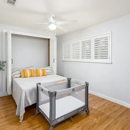 10 Min to Downtown~Luxury Home w/ Pool, Outdoor TV