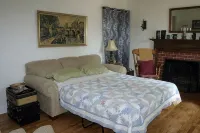 Ron & Orline's Home, park at the door & use our EV 50 amp charger - 3つ星