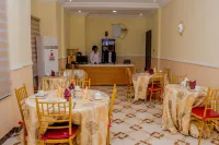 Peace Hotel and Suites - Desayuno