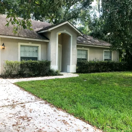 Spacious House near Downtown Deland