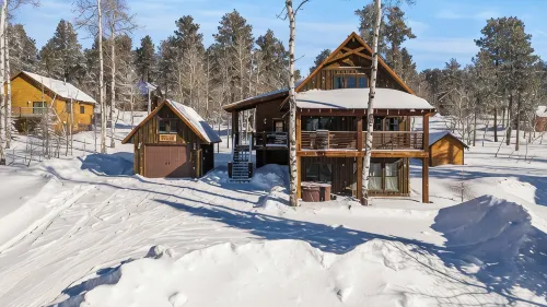 Twin Aspen-Terry Peak Cabin, Hot Tub, WiFi & AC, Garage Access - Chalets