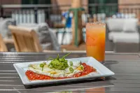 DoubleTree by Hilton Charleston Riverview - Bữa sáng