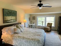 The Farmhouse - 2 ml from Colgate, king bed, family friendly, sleeps 10 - 4-Star