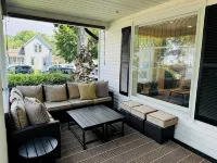 NEW! Charming Pet Friendly Modern Cottage in the Historic District of Saugatuck! - Boutique
