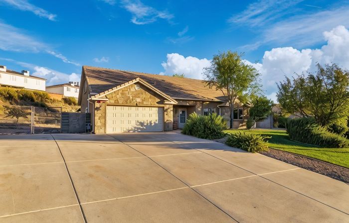 Private Pool & Spa, Pickleball, King Beds, Near Zion, Sleeps 16+, Game Room