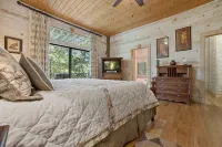 Highlands NC Mountain Lodge • Hot Tub • Game Room • Big Creek • Sleeps 14 - balcón