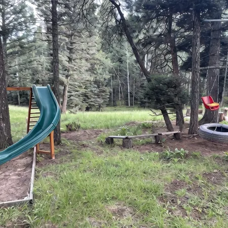 Beautiful, 6-bedroom mountain home with hot tub, deck and fire pit!