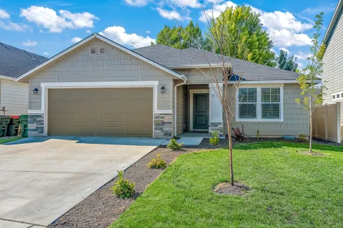 Cheerful  NEW Executive Home with office-Meridian - 3-Star