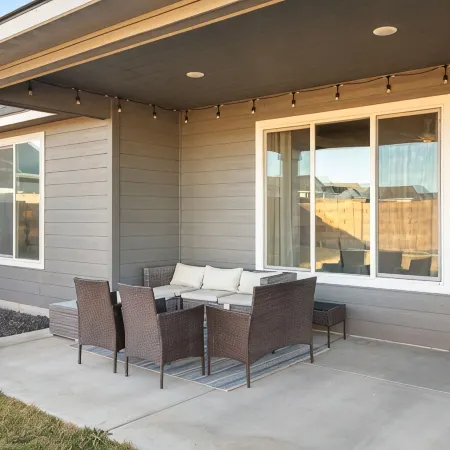 Homegrown Retreat - Spacious 3-bedroom family home - Fully Fenced in backyard