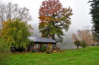 Your Get away in a Modern Creekside  Cottage Directly on Pine Creek & Rail Trail - Country Houses