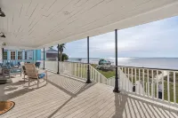 Beachfront Property in Ocean Springs, Overlooking the Gulf of Mexico. Sleeps 14 - 4-Star